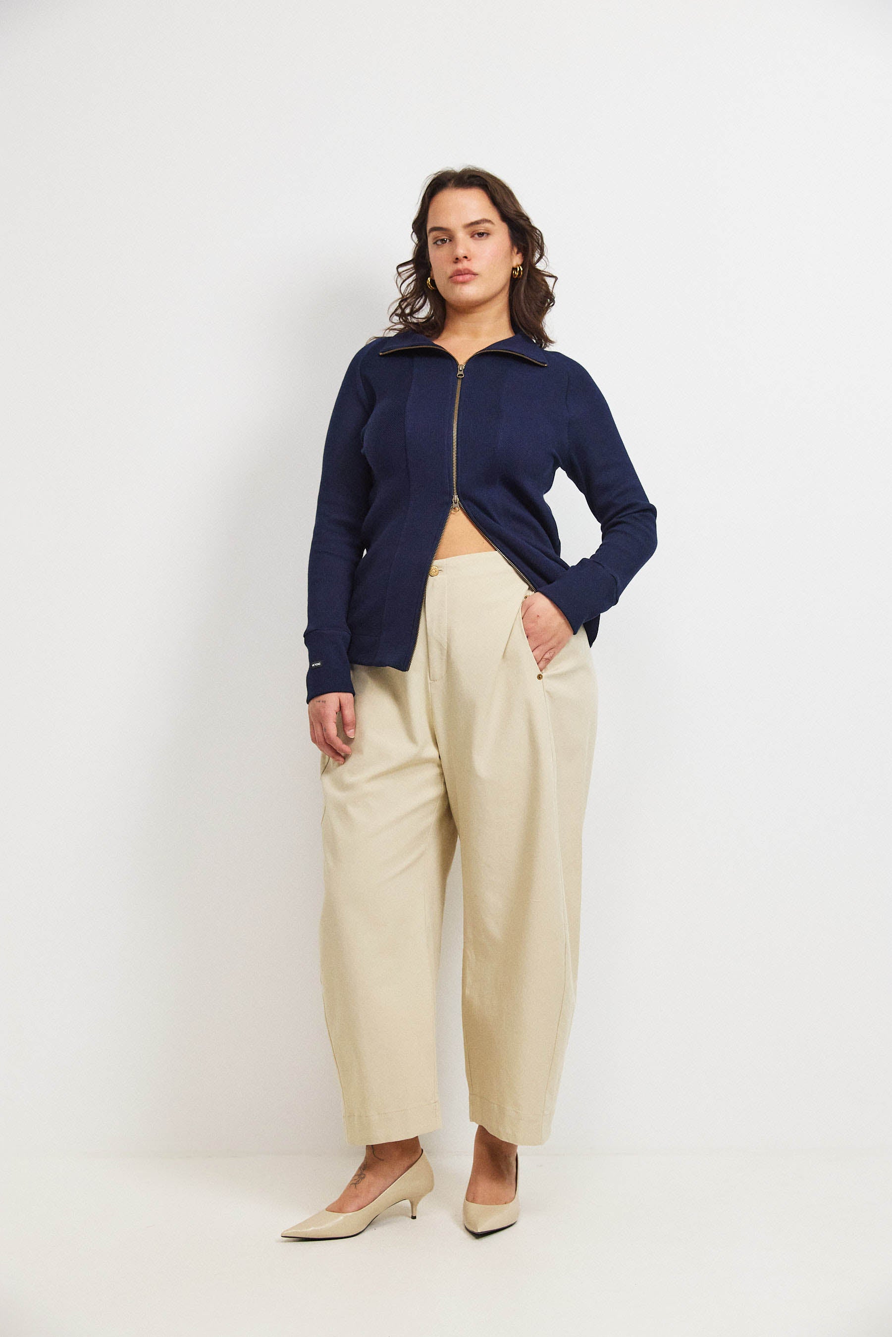 קרדיגן בקי נייבי