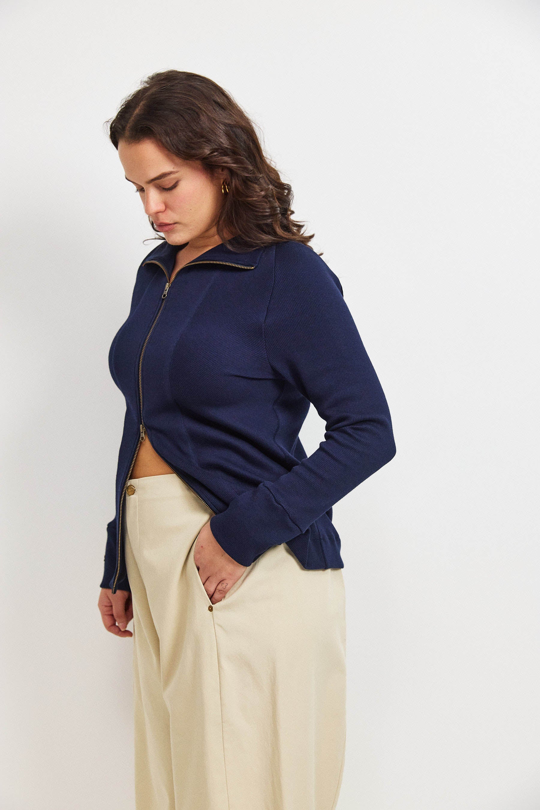 קרדיגן בקי נייבי